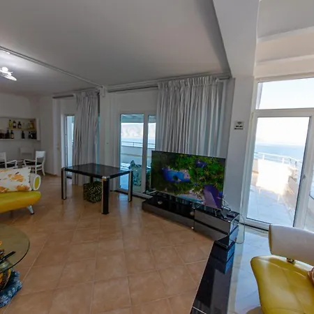 Apartmán Seaview Luxury Penthouse Kalaja