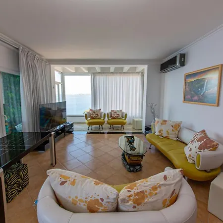 Seaview Luxury Penthouse Kalaja Apartment *