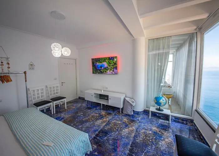 Appartamento Seaview Luxury Penthouse Kalaja