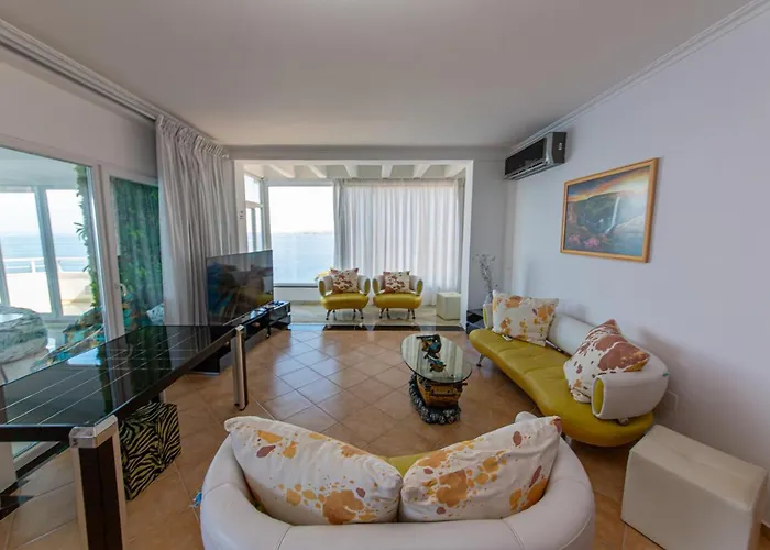 Seaview Luxury Penthouse Kalaja 公寓 *