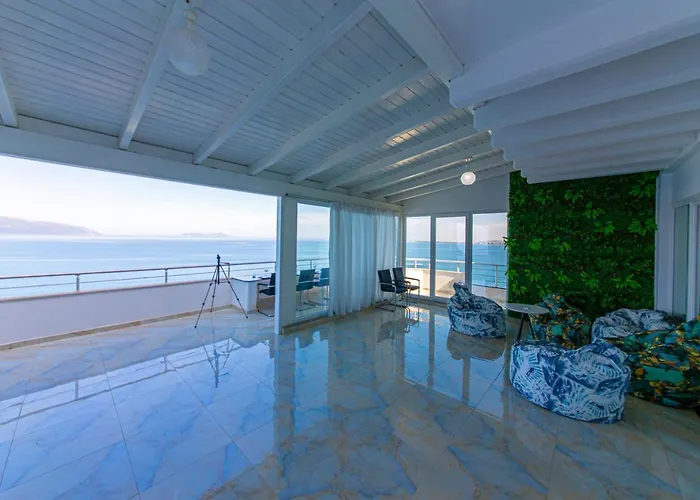 Seaview Luxury Penthouse Kalaja Vlore