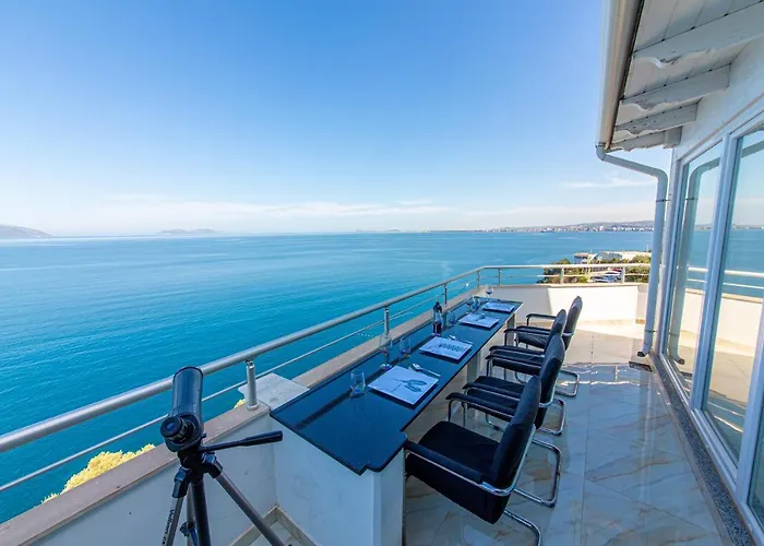 Seaview Luxury Penthouse Kalaja *