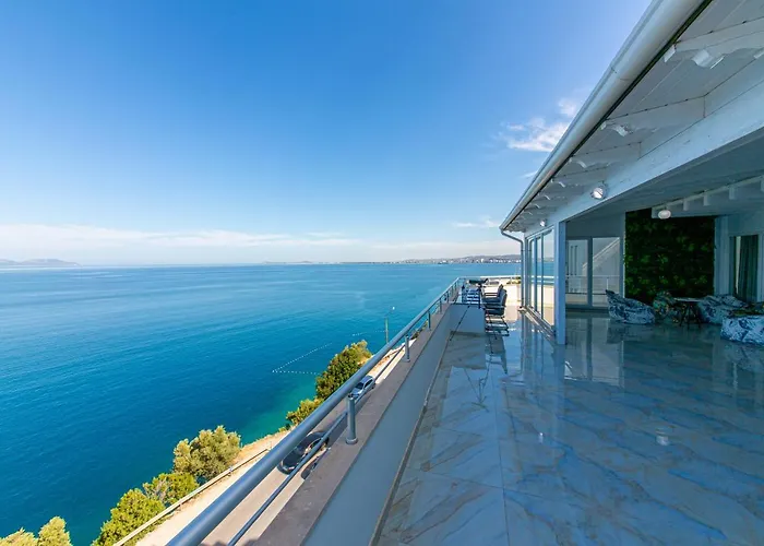 Appartamento Seaview Luxury Penthouse Kalaja *